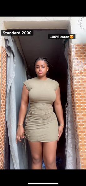 Robe moulante en coton