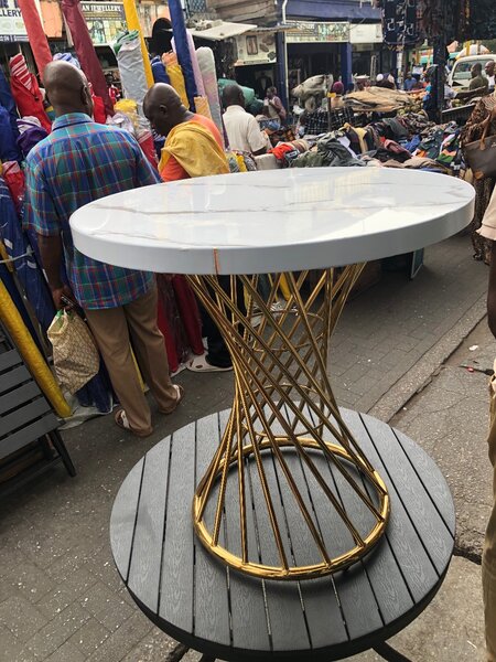 Golden Cake/dinner table