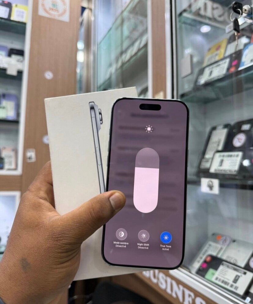 Apple iPhone 15 - État neuf