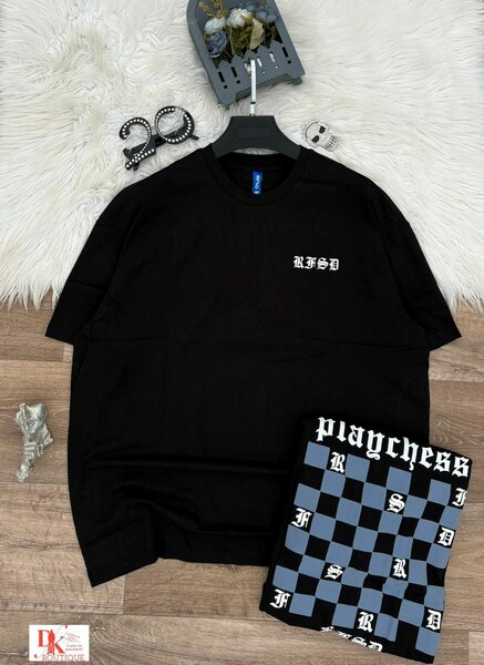 T-shirt noir graphique imprimé