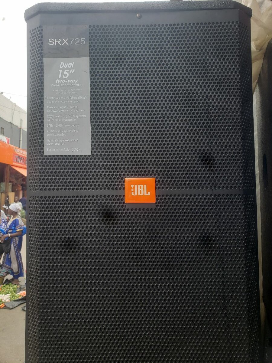 JBL SRX725 Dual 15" Speakers
