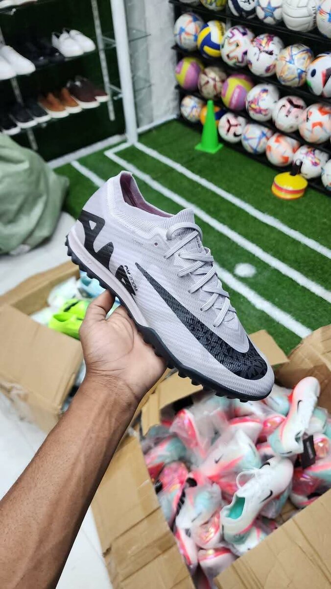 ASTROTURF BOOTS NIKE AIR