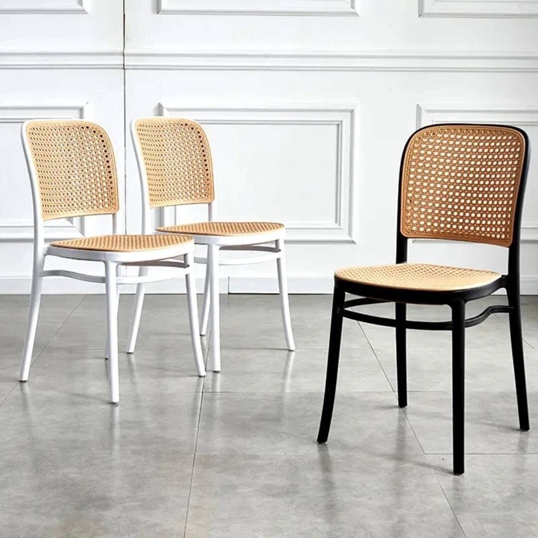 Chaise design en rotin