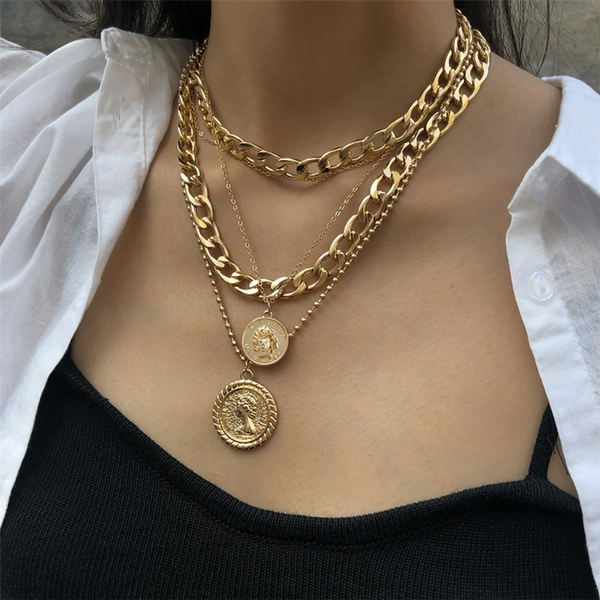 Collier en couches doré tendance