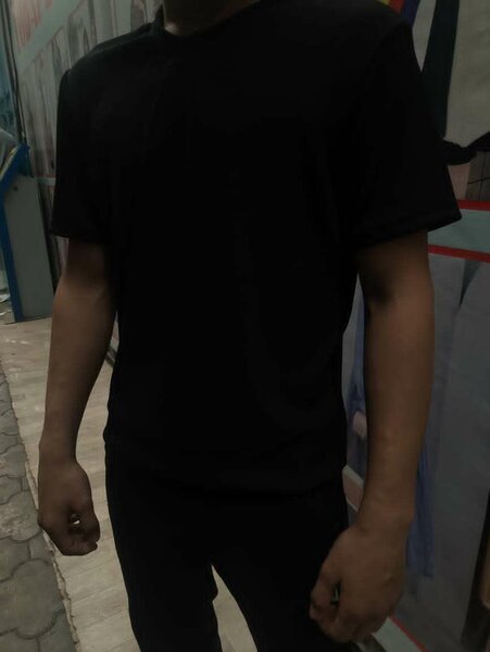 Фудболка черный однотонный