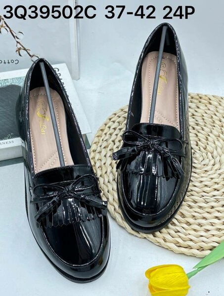 Beautiful flat shoes