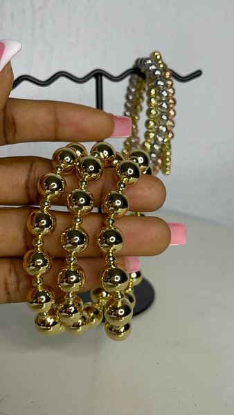 Bracelet en perles dorées