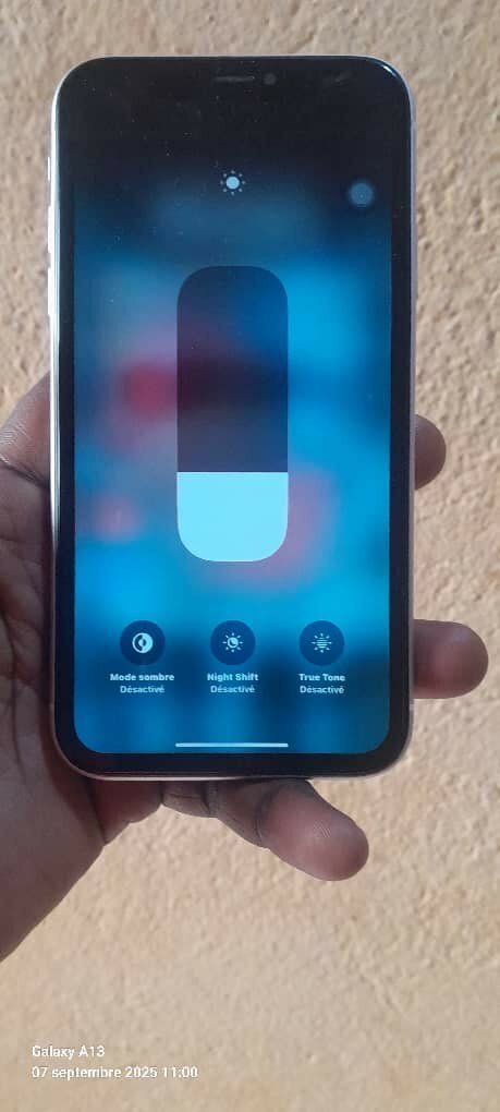 iPhone XR Blanc Cassé