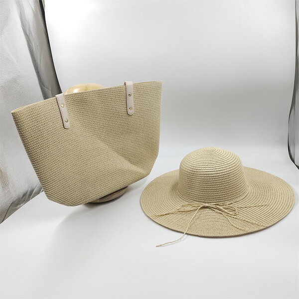 Beach bag and hat