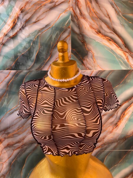 Collier perlé avec pendentif marron