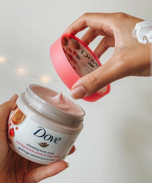 Pomegranate Seeds & Shea Butter Exfoliating Body Scrub