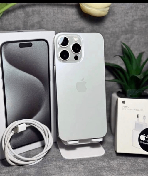 iPhone 15 pro max 256 giga