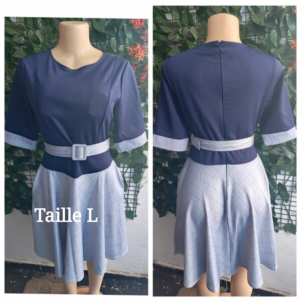 Robe élégante bleu avec ceinture
