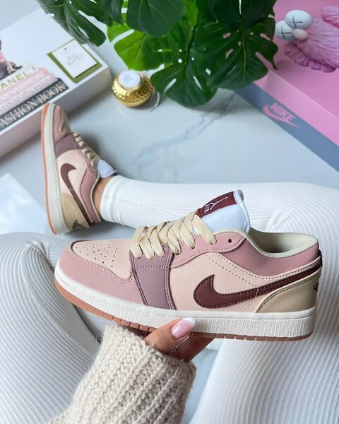 Chaussures Nike Air Jordan 1 basse femme