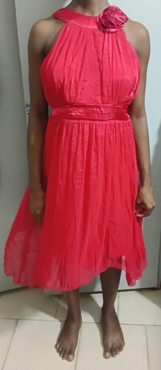 Robe élégante rouge femme