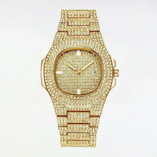 Montre luxe en or avec diamants