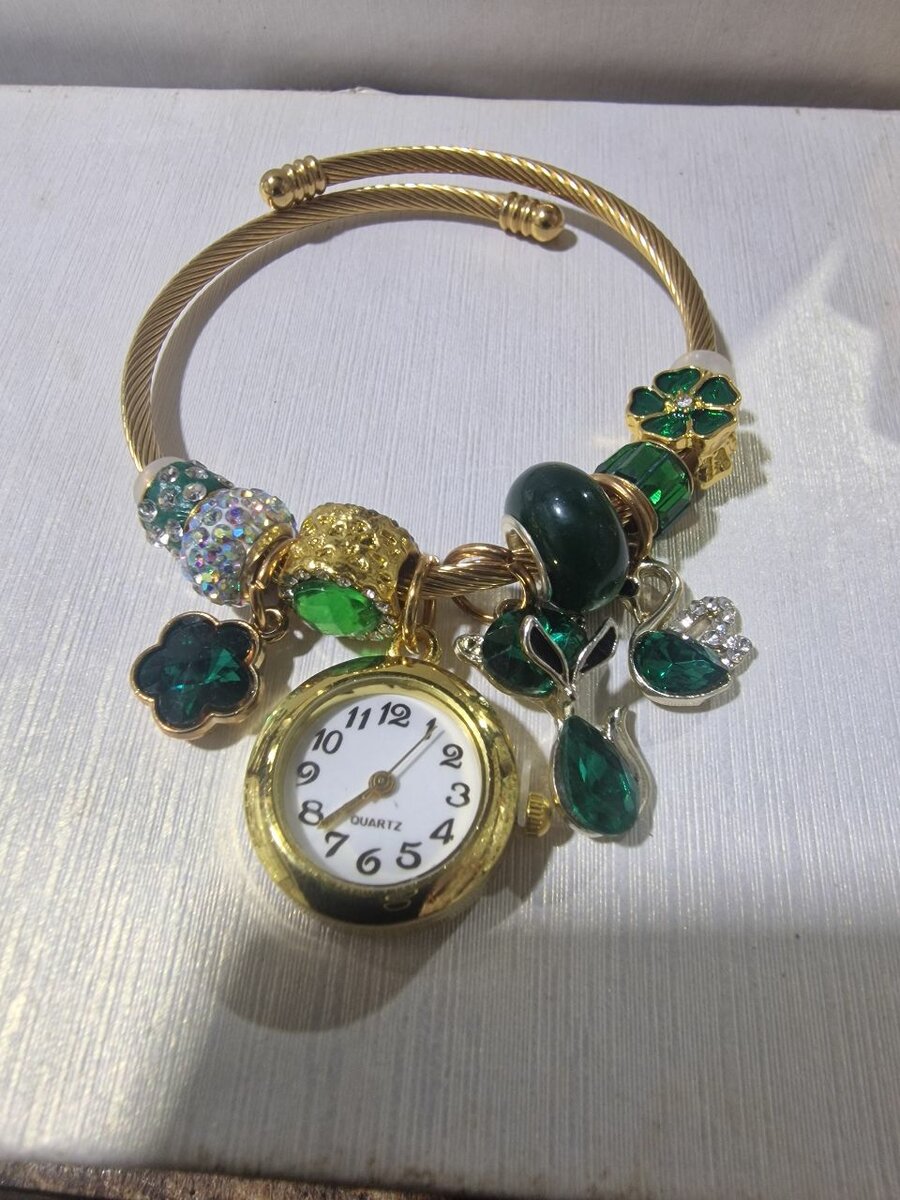 Bracelet montre bijou élégant