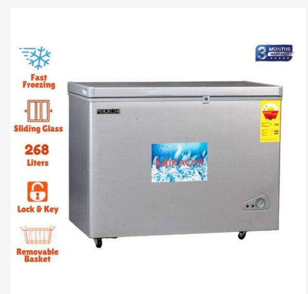 Chest freezer with door lock