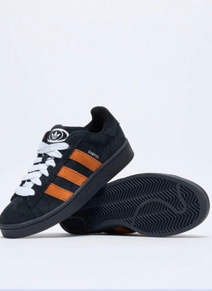 Chaussures de sport noires Adidas