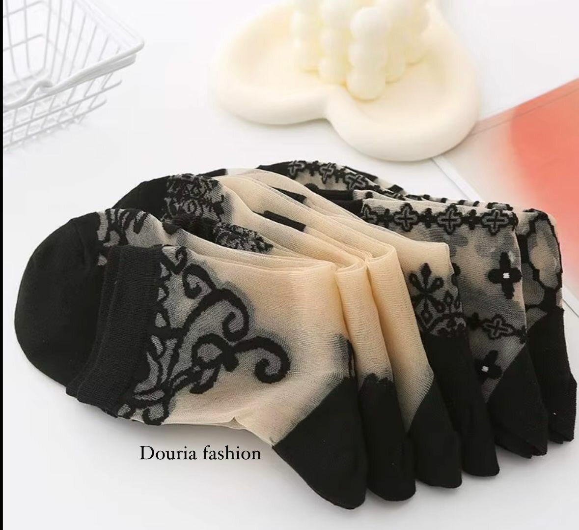 Chaussettes en dentelle élégantes