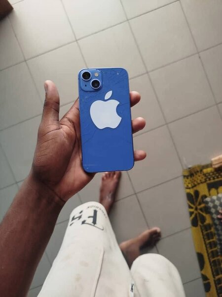 iPhone 13 bleu