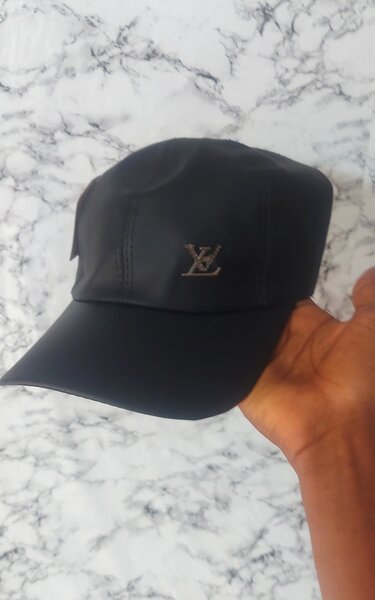 Casquette en cuir élégant