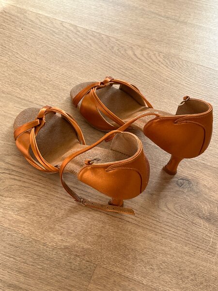 Платье СТИЛЯГИ б/у