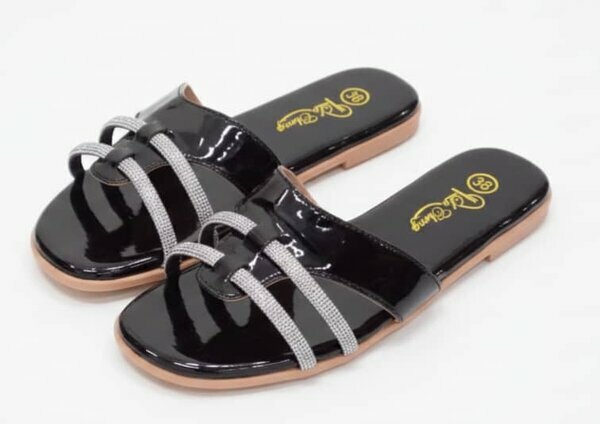 Sandales noires à rayures argent