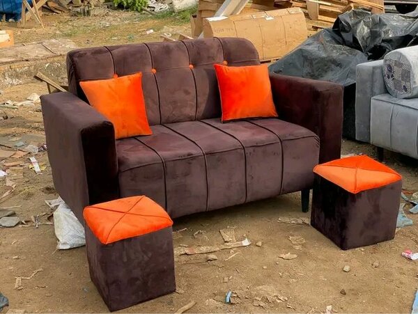 Canapé moderne avec coussins