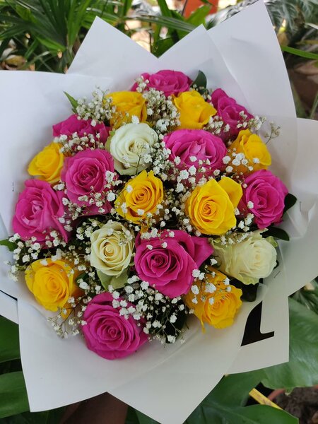 Bouquet de roses colorées