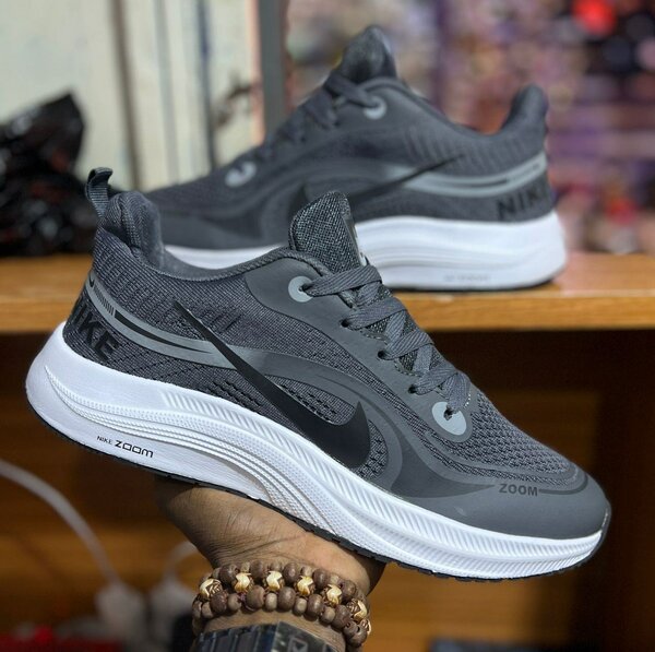 Chaussures de course Nike Zoom