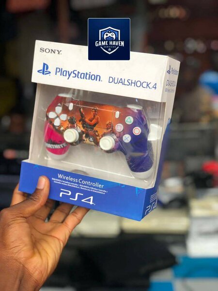 Manette PS4 avec plusieurs designs