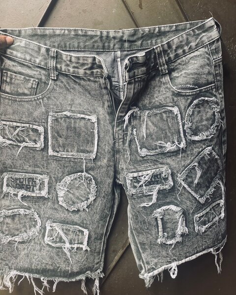 Shorts en jean délavé usé