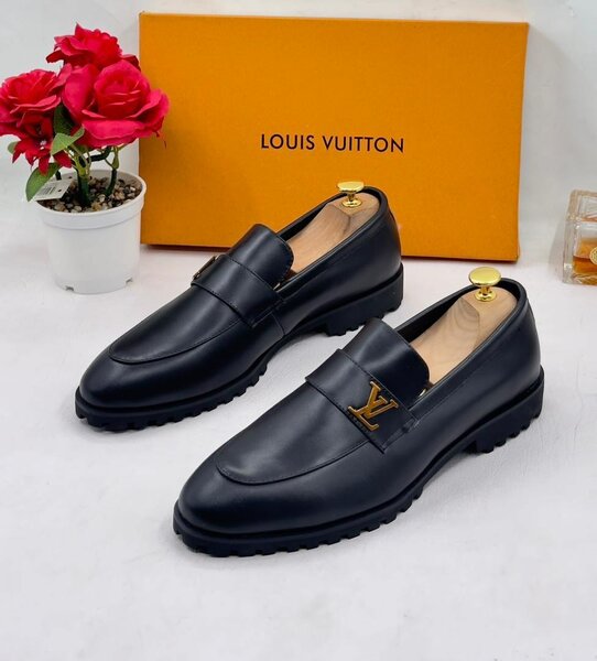 LOUIS VUITTON SHOE