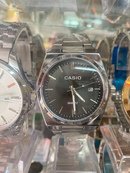 Montre homme Casio en acier - Quartz