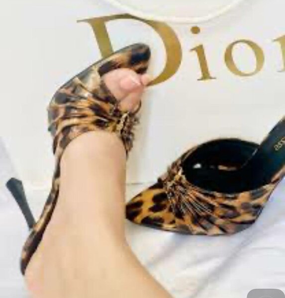 Sandale à talons léopard élégantes