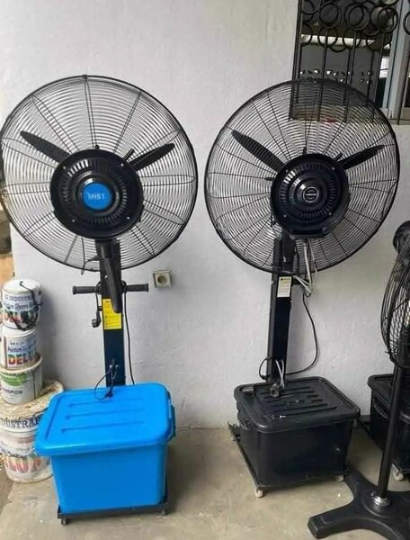 Ventilateur sur pied avec humidificateur