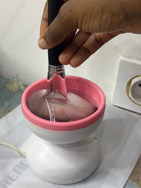Nettoyeur de pinceaux électrique