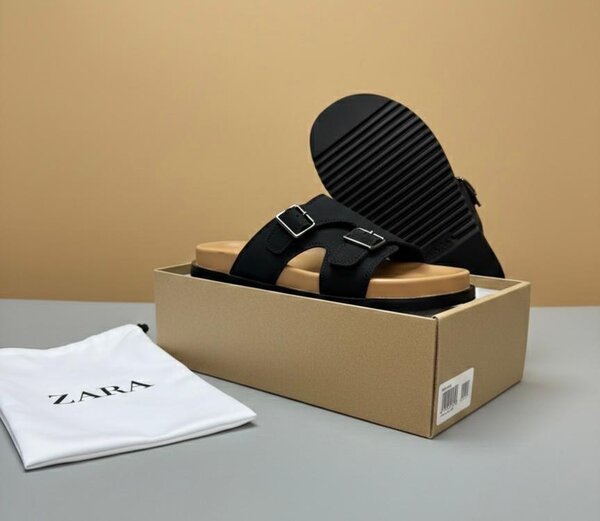 Sandales plates ZARA en noir