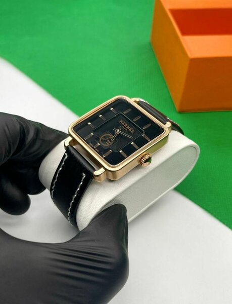 Montre carrée classique homme