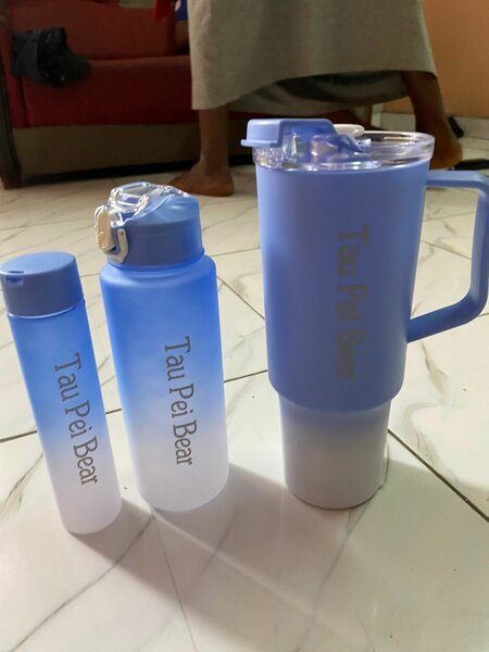 Bouteilles d'eau colorées 1200ml