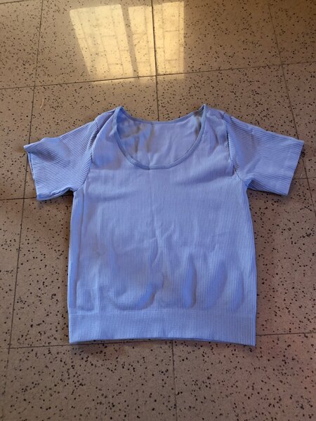 T-shirt bleu ciel femme