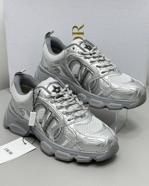 CD DIOR SNEAKER