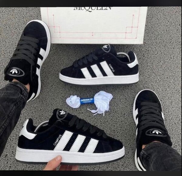 Sneakers en daim noir Adidas