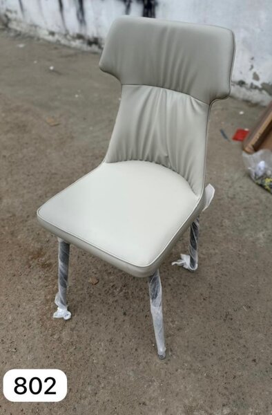 Chaise de salle à manger moderne