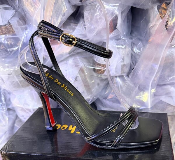 Sandales à talon chic