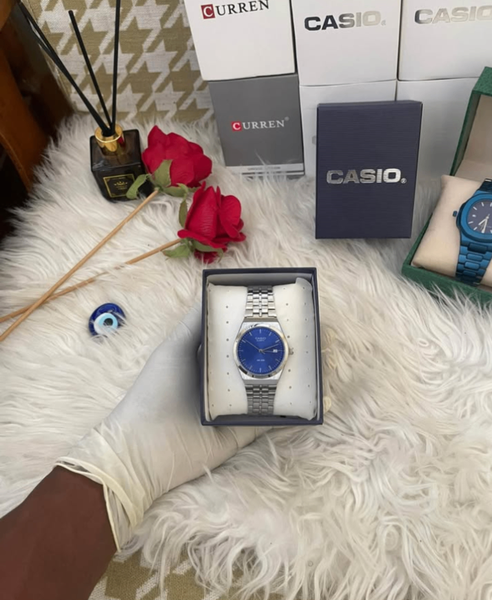 Montres élégantes en acier inoxydable