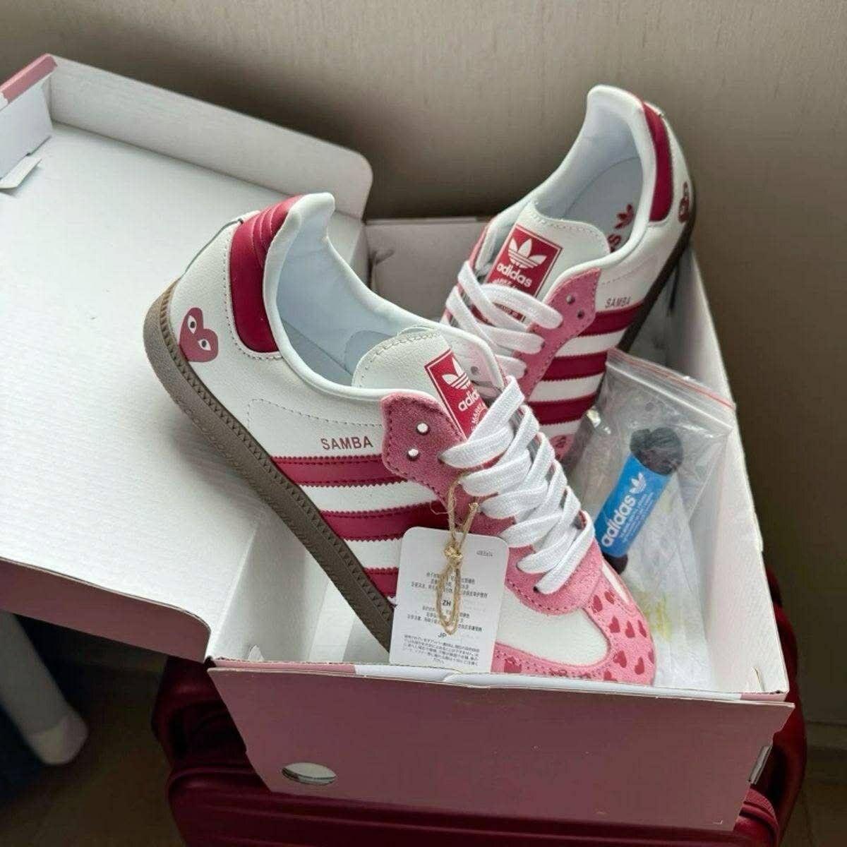 Adidas Samba Heart Sneakers