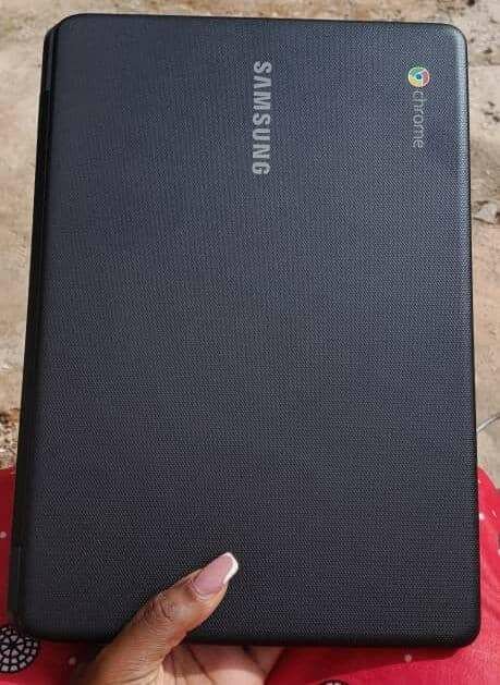 SAMSUNG CHROME BOOK