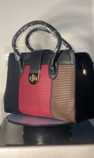 Sac à main fin de série.